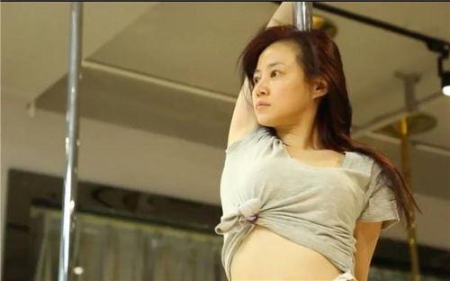 钢管舞av封面番号,AV封面番号揭秘激情瞬间