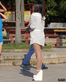 街拍超薄丝袜脚,超薄丝袜脚的潮流演绎